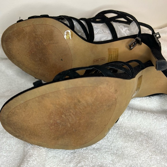 Vince camuto heel. Black. Size 10 - Picture 6 of 9